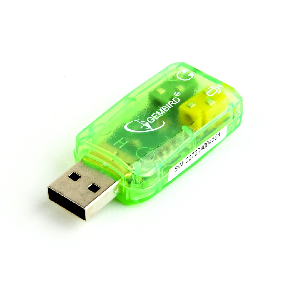 Ulkoinen äänikortti USB:n kautta, jossa on 3,5 mm:n stereo- ja mikrofoniliitäntä
