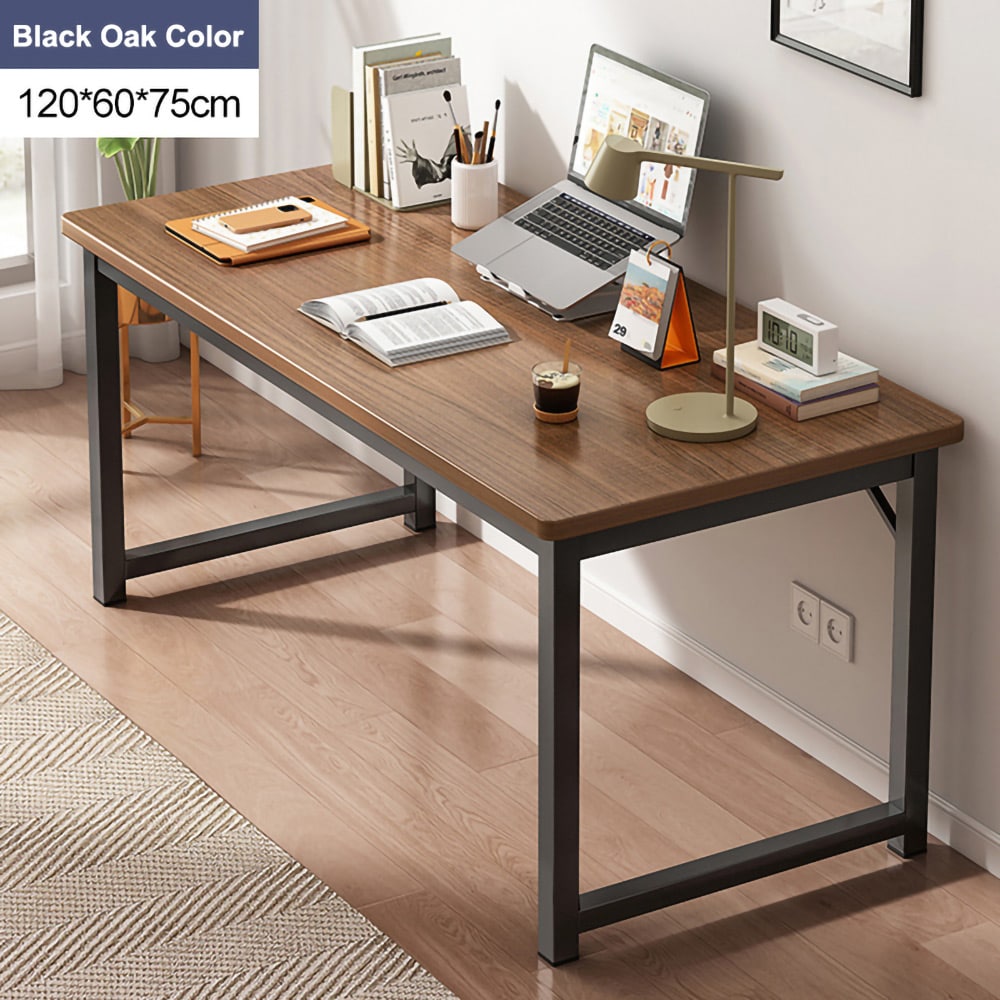 Työpöytä tammen värisellä pöytätasolla ja mustilla jaloilla 120cm